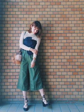 「アイテム（チューブトップ、ブルー系）」を使った、ヤマサキ サオリさん（レディース・169cm）の秋コーディネート