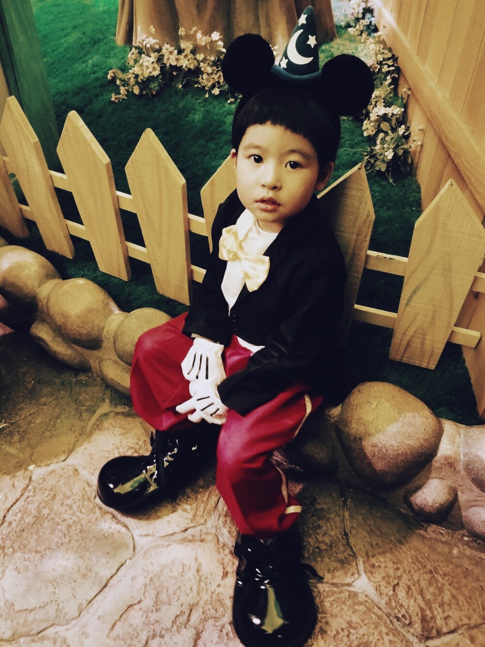 その他のその他を着用したキッズの秋コーディネートの1枚目の写真