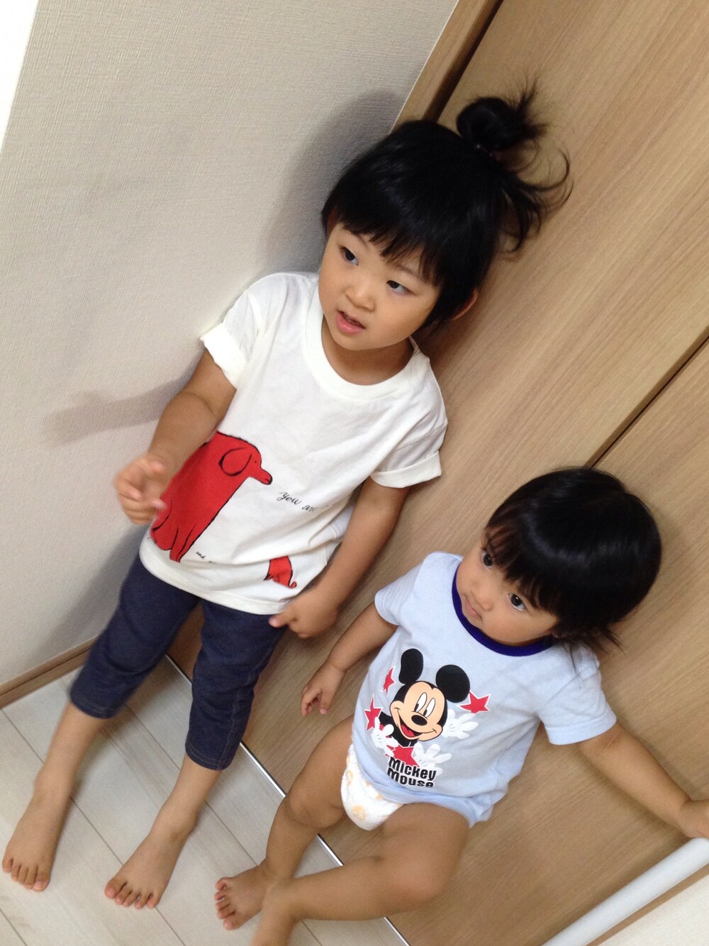 「UNIQLOのアイテム（Tシャツ/カットソー、ホワイト系）」を使った、Eipipiさん（キッズ・100cm）の夏コーディネートの1枚目の写真