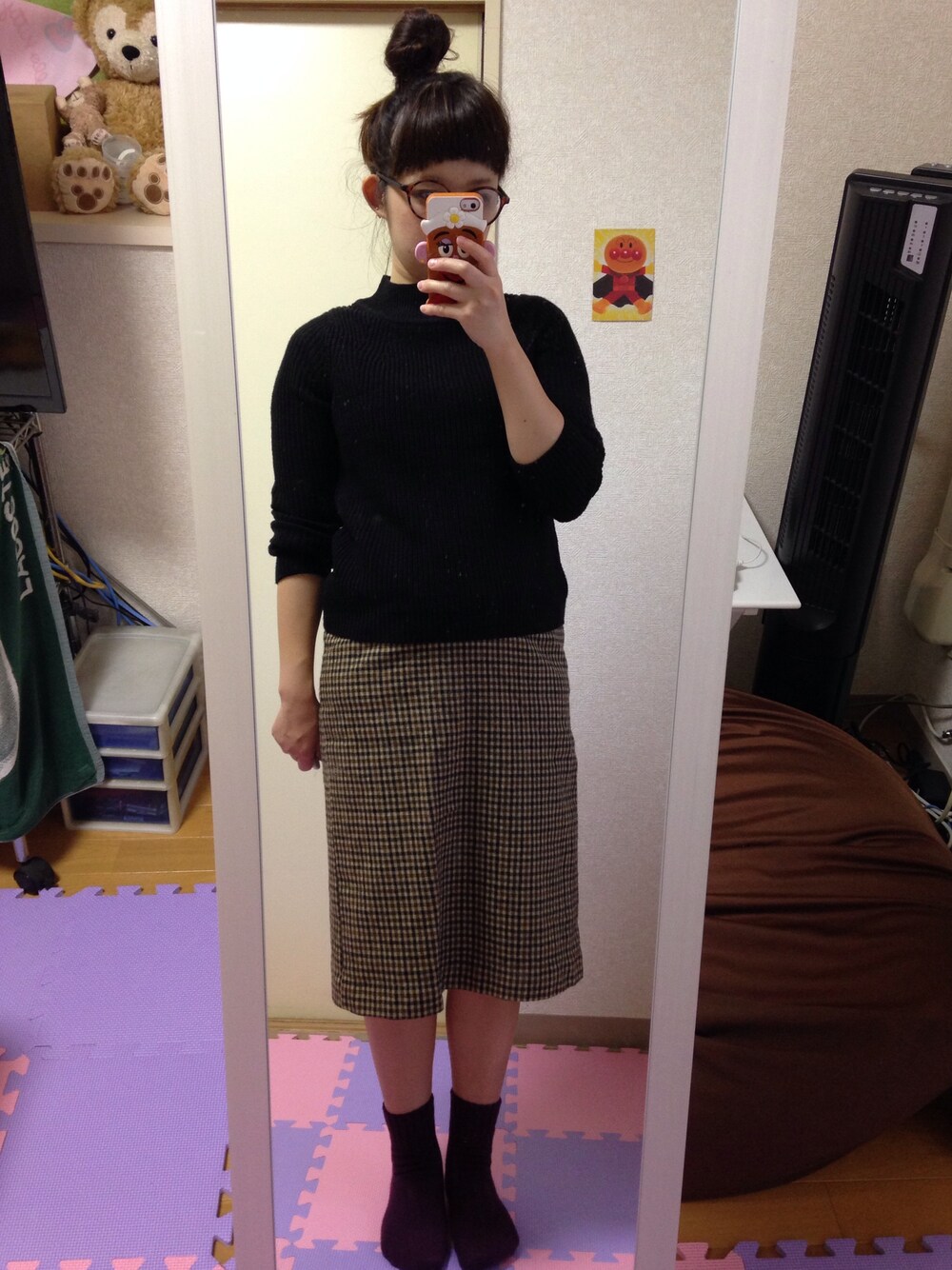 「黒タートルネック」｜「Kastaneの【Kastane】ローファー（その他シューズ、ブラウン系）」を使った、ちゃみさん（レディース・150cm）の秋コーディネートの1枚目の写真