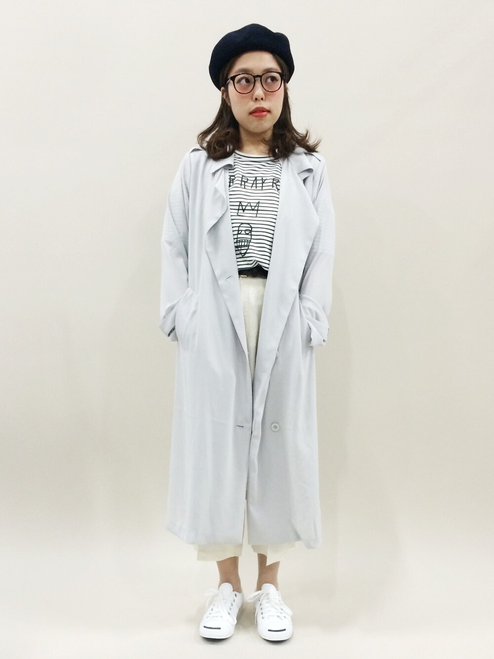 「カジュアル、ボーダー、トレンチコート、ナチュラル、ワイドパンツ、シフォン、リネン、リネンパンツ、黒のボーダー」｜「Factor=のジャックパーセル　スニーカー（スニーカー、ホワイト系）」を使った、ぽんさん（レディース・158cm）の春コーディネートの1枚目の写真