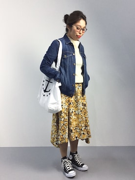 「フラワープリント」｜「アイテム（デニムジャケット）」を使った、ぽんさん（レディース・158cm）の秋コーディネート