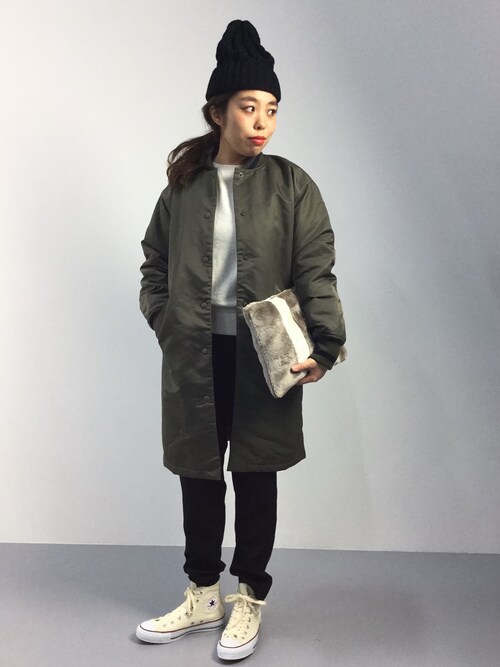 足元を強調しつつ、抜け感も