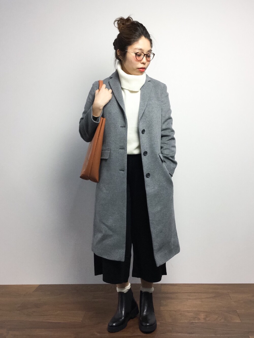「ニット、チェスターコート、タートルネック、ロングコート、冬、ニットパンツ、ホワイトニット、ガウチョパンツ、通勤コーデ、着回しコーデ」｜「ROPE'のウールオフタートルドルマンニット（ニット/セーター、ホワイト系）」を使った、ぽんさん（レディース・158cm）の冬コーディネートの1枚目の写真