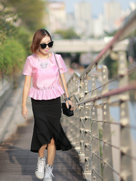 「fleamadonna（フリーマドンナ）のアイテム（シャツ/ブラウス、ピンク系）」を使った、nanjeong Leeさん（レディース・157cm）の秋コーディネート