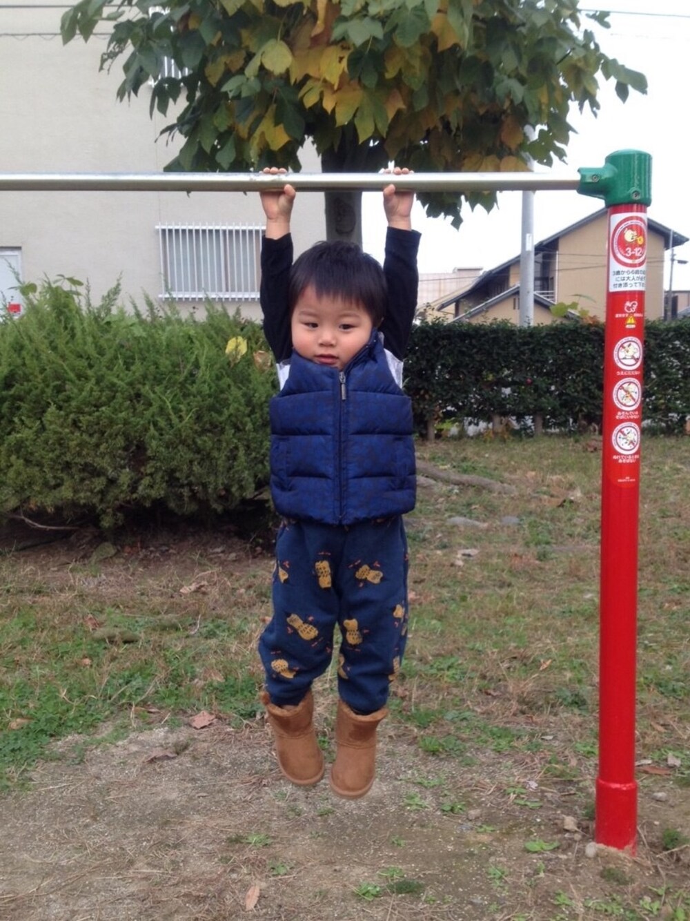 小学生 鉄棒 パンモロ 