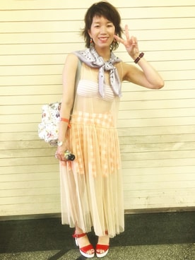 「肌見せ」｜「アイテム（腕時計）」を使った、kahi さん（レディース・166cm）の夏コーディネート