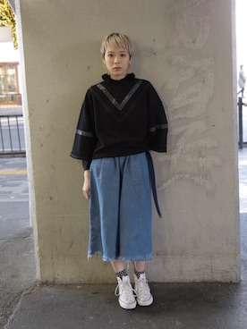 「MONKI（モンキ）のアイテム（ピアス（両耳用））」を使った、森山保奈美さん（レディース・154cm）の秋コーディネート