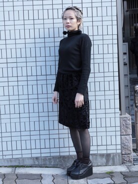 「MONKI（モンキ）のアイテム（ピアス（両耳用））」を使った、森山保奈美さん（レディース・154cm）の冬コーディネート