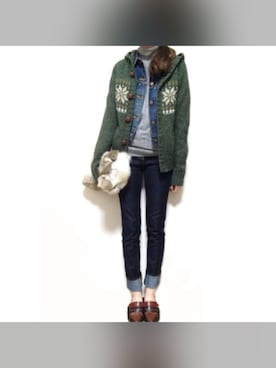 「カウチンセーター」｜「アイテム（クラッチバッグ）」を使った、ROさん（レディース・157cm）の冬コーディネート