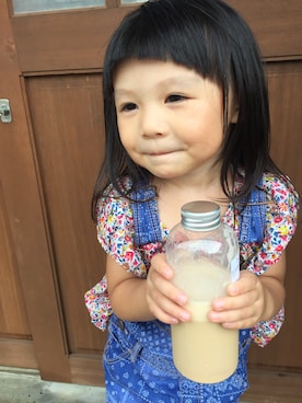 「OSHKOSH（オシュコシュ）のアイテム（デニムパンツ）」を使った、Mollyさん（キッズ・90cm）の夏コーディネート
