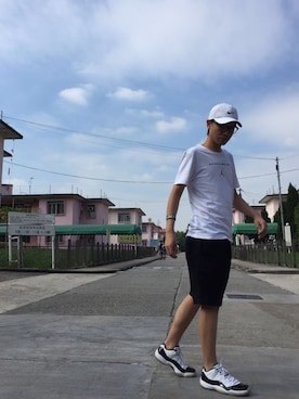 「UNDEFEATED （アンディフィーテッド）のアイテム（カーゴパンツ）」を使った、Alan  Hoさん（メンズ・179cm）の秋コーディネート