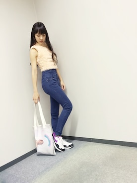 「Little sunny bite（リトルサニーバイト）のアイテム」を使った、飯窪春菜さん（レディース・160cm）の冬コーディネート
