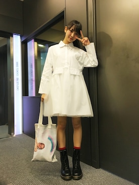 飯窪春菜さんの「Dr.Martens ドクターマーチン 1490 DMC BLACK SMOOTH 10ホールブーツ 11857001 BLACK」を使ったコーディネート