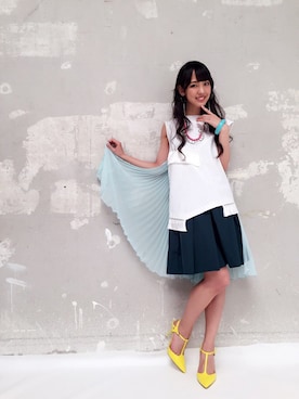 「アイテム（バングル/リストバンド）」を使った、飯窪春菜さん（レディース・160cm・20代）の夏コーディネート