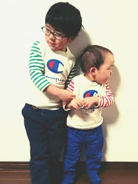 「きょうだい」｜「アイテム（チノパンツ）」を使った、cyooさん（キッズ・110cm）の秋コーディネート