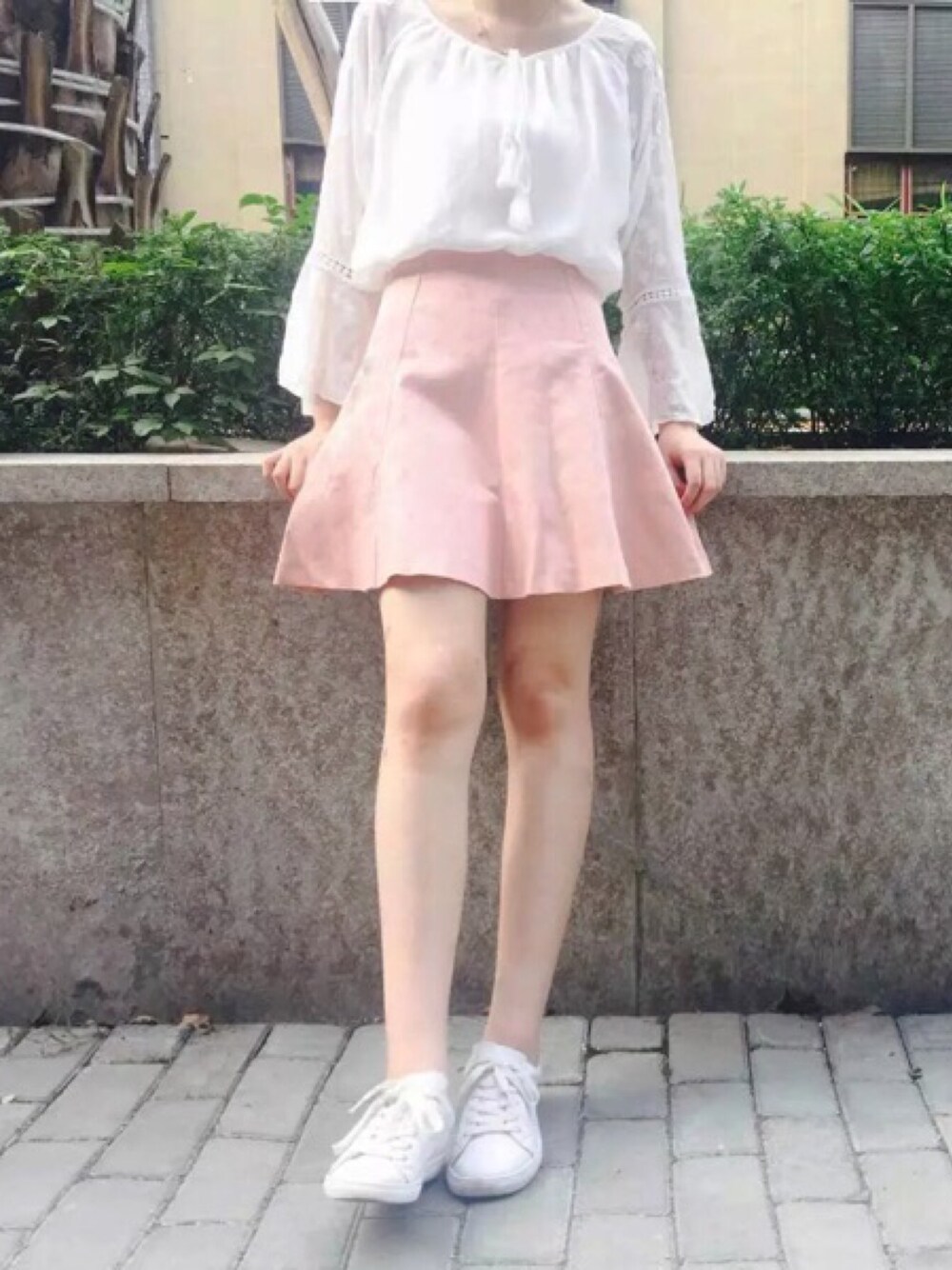 「BOOFOOWOOのアイテム（スカート、ピンク系）」を使った、燃尽余生さん（レディース・165cm）の秋コーディネートの1枚目の写真