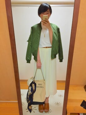 「プリーツ」｜「アイテム（MA-1）」を使った、kayoさん（レディース・161cm）の春コーディネート