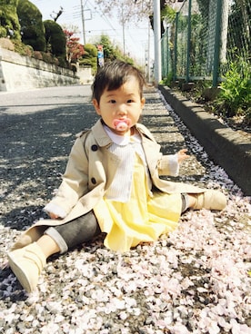 「1歳半」｜「アイテム（トレンチコート）」を使った、ちゅっちゅさん（キッズ・80cm）の春コーディネート