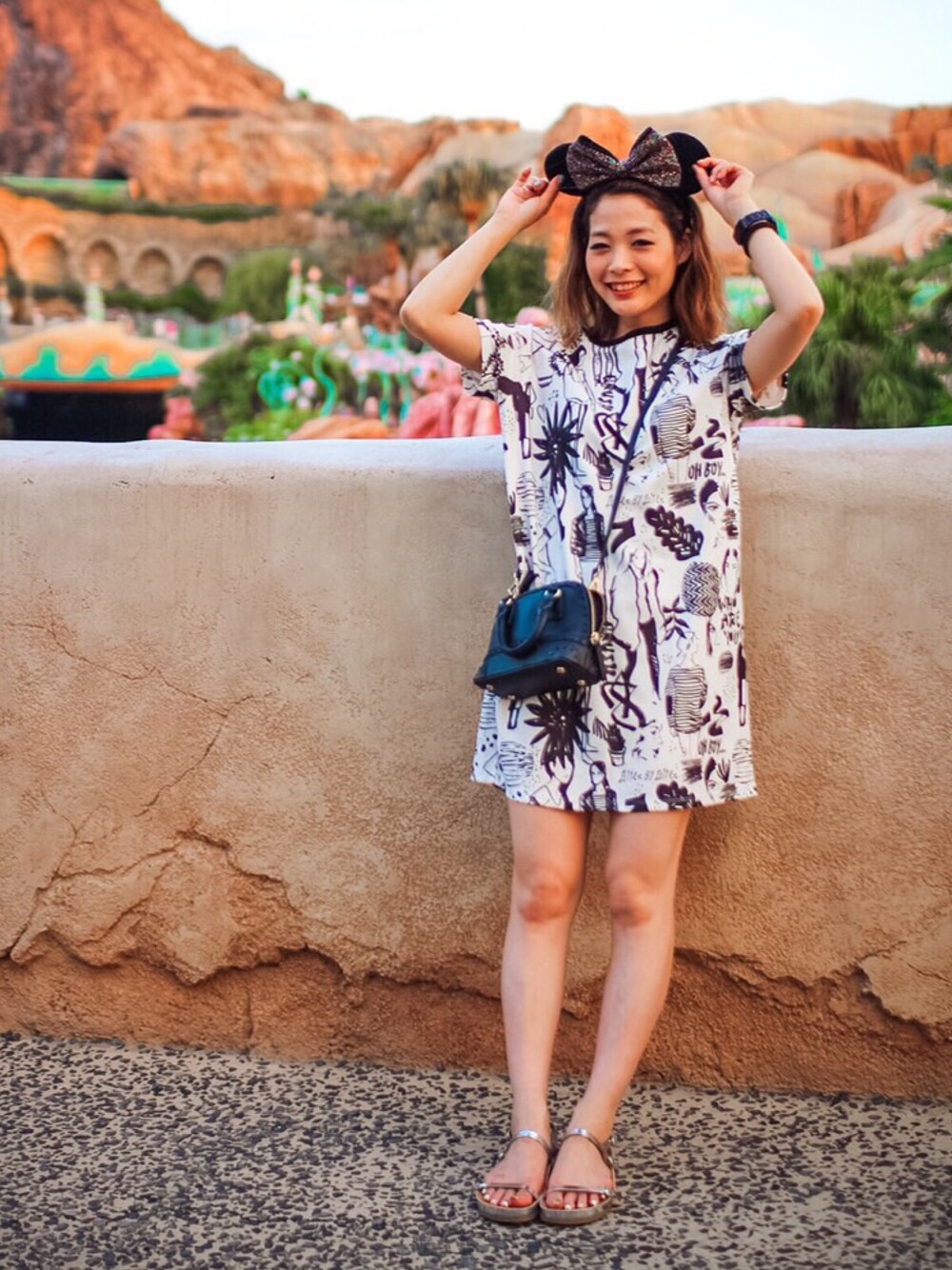 「ディズニー、誕生日、ワンピース、アート、disney、birthday、onepiece、summer、夏、サンダル」｜「ZARAのアイテム（ショルダーバッグ、ブラック系）」を使った、あんずさん（レディース・155cm）の夏コーディネートの1枚目の写真