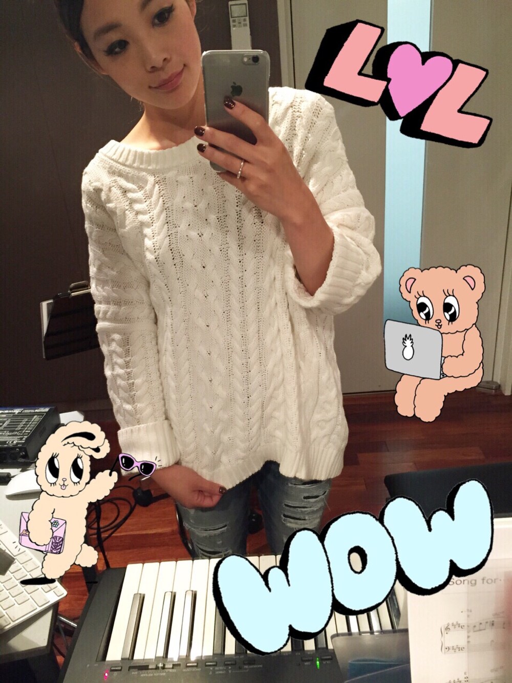 「ニット、白、デニム、ダメージデニム、white、denim、knit、カジュアル」｜「ZARAのアイテム（ニット/セーター、ホワイト系）」を使った、あんずさん（レディース・155cm）の夏コーディネートの1枚目の写真