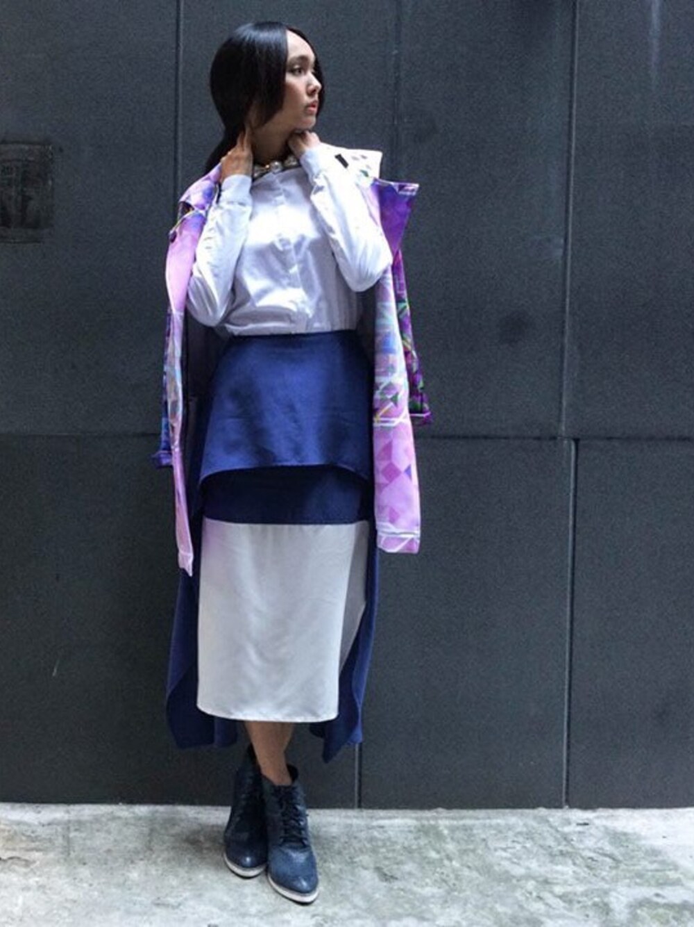 「Taiwan、TAIPEI、jacket 、skirt、purple、white、blue、print」｜「CHENG PAI CHENGのアイテム（ピーコート、パープル系）」を使った、CHENG PAI CHENGさん（レディース・170cm）の冬コーディネートの1枚目の写真