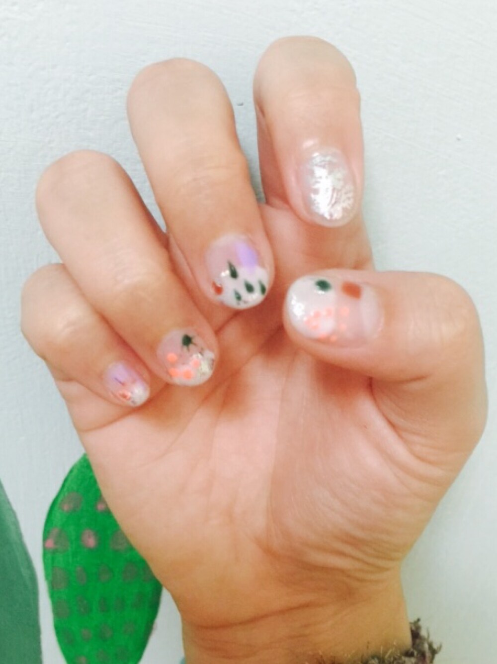 「nail 、nail art、nailart」｜「roialのアイテム（ハンドケア/ハンドクリーム、グリーン系）」を使った、xubotさん（レディース・170cm）の秋コーディネートの1枚目の写真