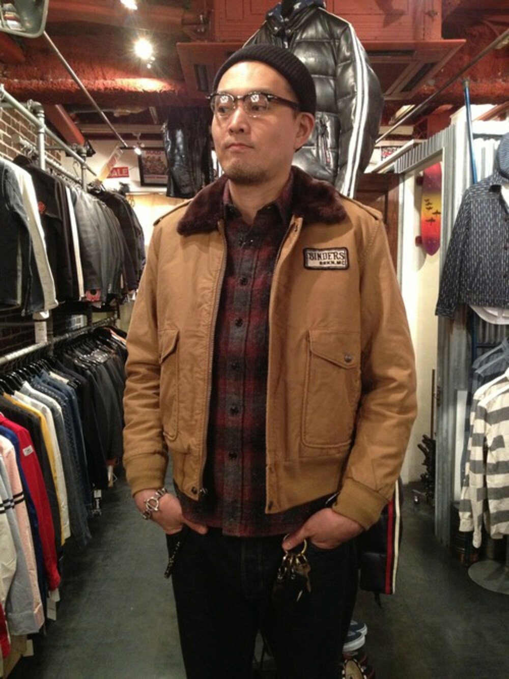 「SCHOTT、ウールシャツ、ボンバージャケット」｜「schottのSchott(ショット)　WOOL WATCH CAP（ニットキャップ/ビーニー、ブラック系）」を使った、matsuuraさん（メンズ・185cm）の冬コーディネートの1枚目の写真