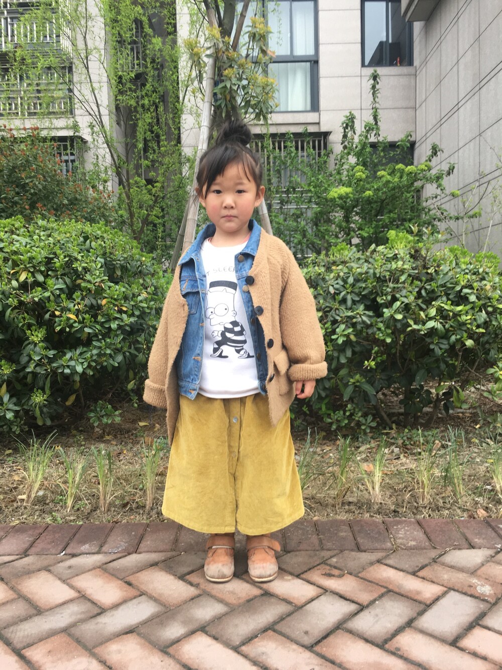 「ucboxのアイテム（デニムジャケット、ブルー系）」を使った、rowercocoさん（キッズ・100cm）の春コーディネートの1枚目の写真