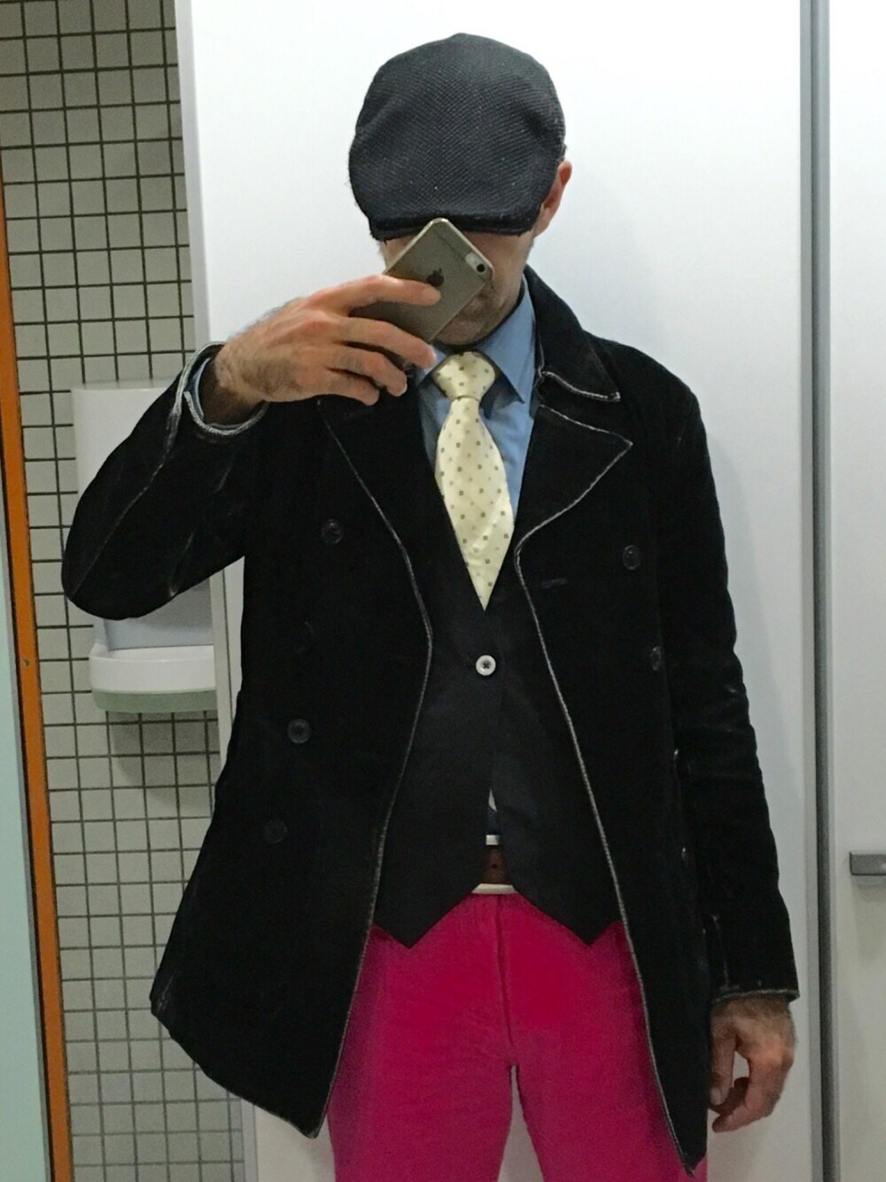「Grap/uのアイテム（スーツベスト、ブラック系）」を使った、konpeiさん（メンズ・182cm）の秋コーディネートの1枚目の写真