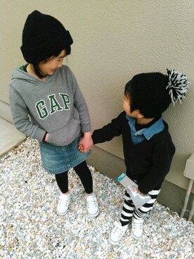 「VINTAGE（ヴィンテージ）のアイテム（デニムスカート）」を使った、Micさん（キッズ・100cm）の春コーディネート