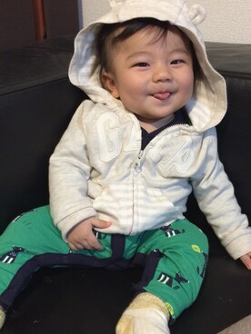 「アイテム（ロンパース、グリーン系）」を使った、Kantaさん（キッズ・70cm）の秋コーディネート