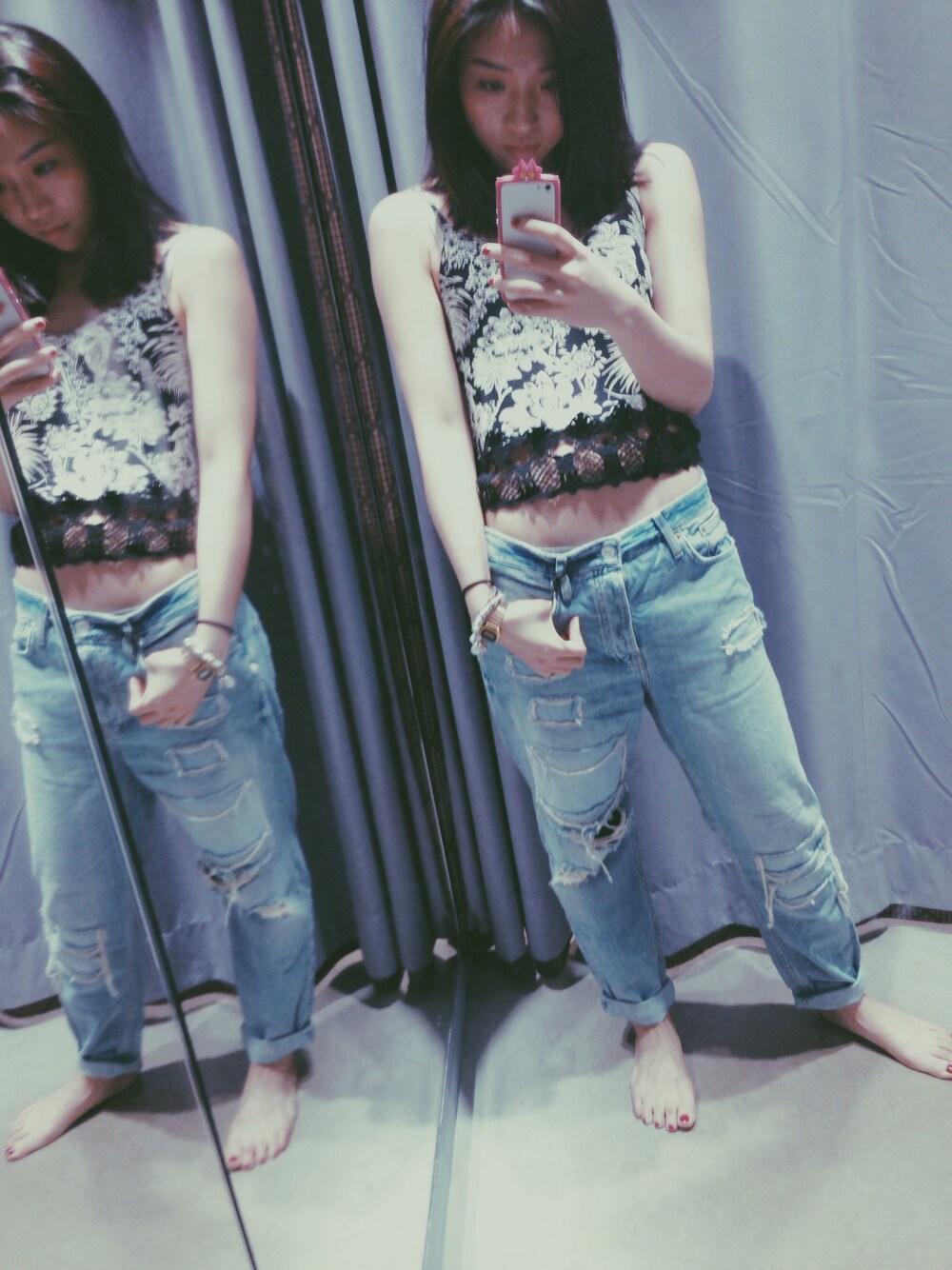「TOPSHOPのアイテム（キャミソール、ブラック系）」を使った、ssaltwmiilkさん（レディース・164cm）の夏コーディネートの1枚目の写真