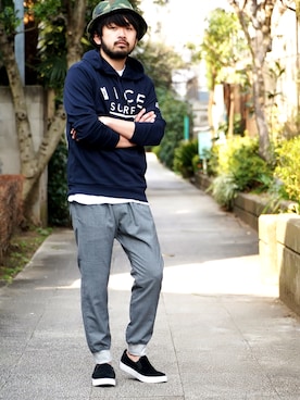「HVC」｜「アイテム（スニーカー）」を使った、阿部係長さん（メンズ・172cm）の春コーディネート