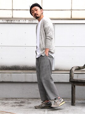 「HVC」｜「アイテム（スラックス）」を使った、阿部係長さん（メンズ・172cm）の春コーディネート