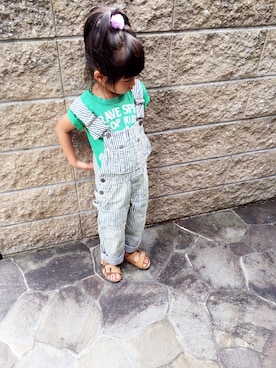 「DENIM DUNGAREE（デニムダンガリー）のアイテム（つなぎ/オールインワン）」を使った、rinonさん（キッズ・110cm）の秋コーディネート