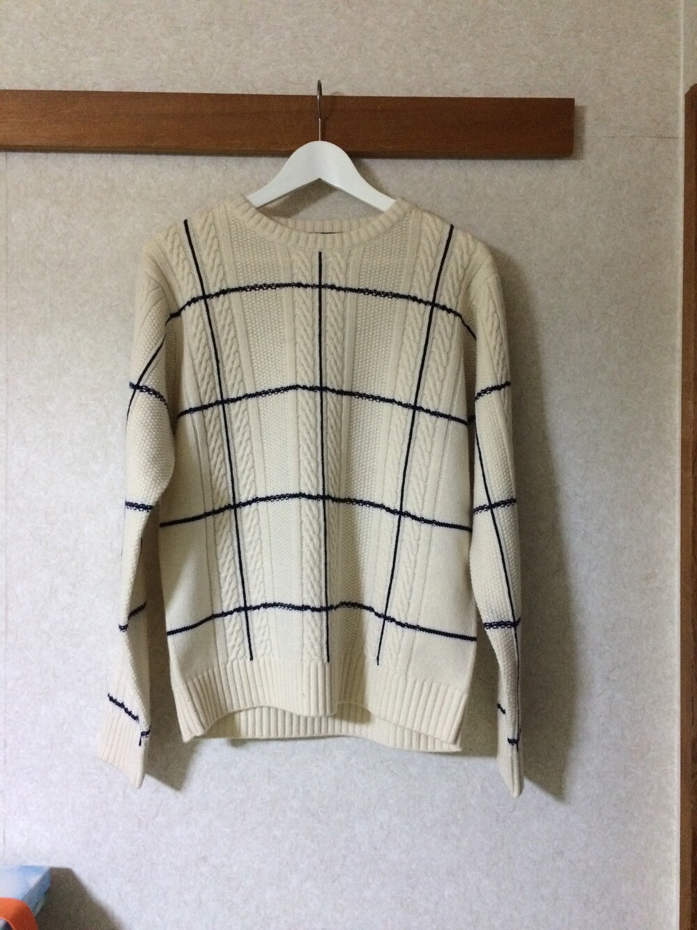 「セーター、ホワイト」｜「ROSE BUDのアイテム（ニット/セーター、ホワイト系）」を使った、RΥUNOSUKE,Sさん（メンズ・174cm）の冬コーディネートの1枚目の写真