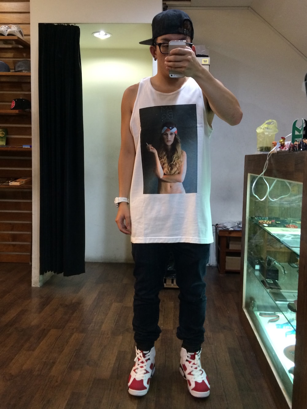「Afire、Tribal Crew、kaohsiung、AIR JORDAN、carmine、HIPHOP、dance、UNIQLO、Taiwan」｜「ambigの美牌 ambig 照片ㄅㄟˋㄒㄧㄣ（タンクトップ、ホワイト系）」を使った、Sun kaikaiさん（メンズ・170cm）の夏コーディネートの1枚目の写真