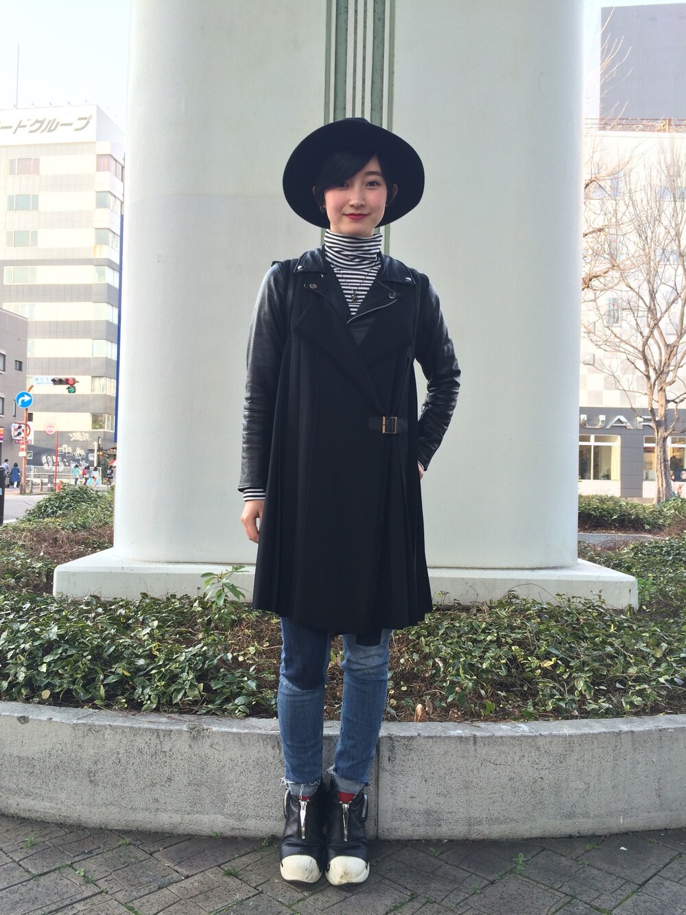 「fessura、H&M、VIBGYOR(VIBGYOR)、used mix」｜「VIBGYORのアイテム（ライダースジャケット、ブラック系）」を使った、NAOさん（レディース・161cm）の春コーディネートの1枚目の写真