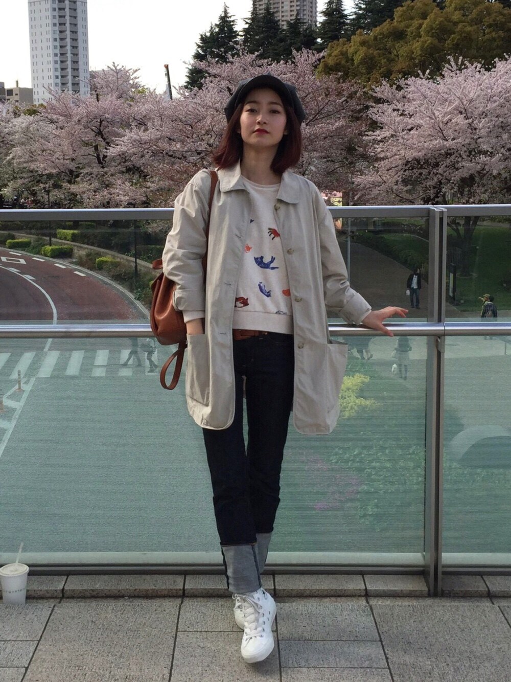 「MAISON KITSUNE、ACNE、sonia rykiel、converse、春コーデ、シンプルコーデ、ootd、denim、ドラフトCON」｜「Maison Kitsuneのアイテム（スウェット、ベージュ系）」を使った、NAOさん（レディース・161cm）の春コーディネートの1枚目の写真