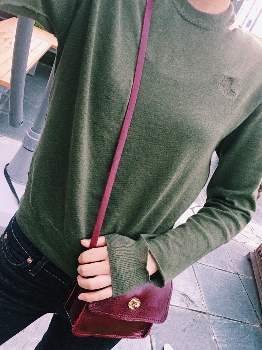 「Vivienne Westwood、vivienne westwood anglomania、AcneStudios、ACNE、秋、アースカラー、カジュアル、パンツスタイル、シンプル」｜「Vivienne Westwoodのアイテム（ニット/セーター、グリーン系）」を使った、NAOさん（レディース・161cm）の秋コーディネートの1枚目の写真