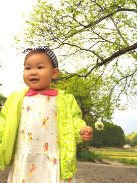 「babygap」｜「アイテム（ナイロンジャケット）」を使った、acoricoさん（キッズ・80cm）の春コーディネート