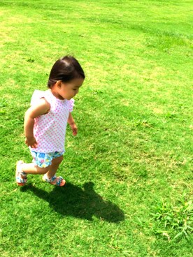 「fafa（フェフェ）のアイテム（パンツ）」を使った、acoricoさん（キッズ・80cm）の秋コーディネート