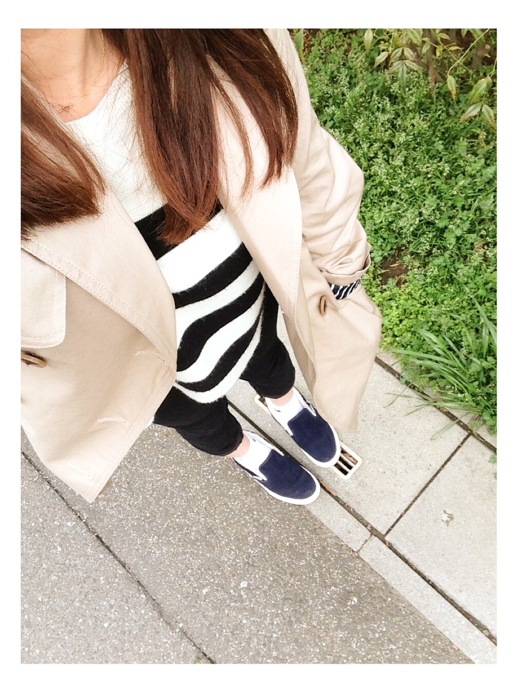 「GU、UNIQLO、NIXON、NIKE、VANS、TK」｜「THE SHOP TK のアイテム（トレンチコート、ベージュ系）」を使った、manamiさん（レディース・148cm）の春コーディネートの1枚目の写真
