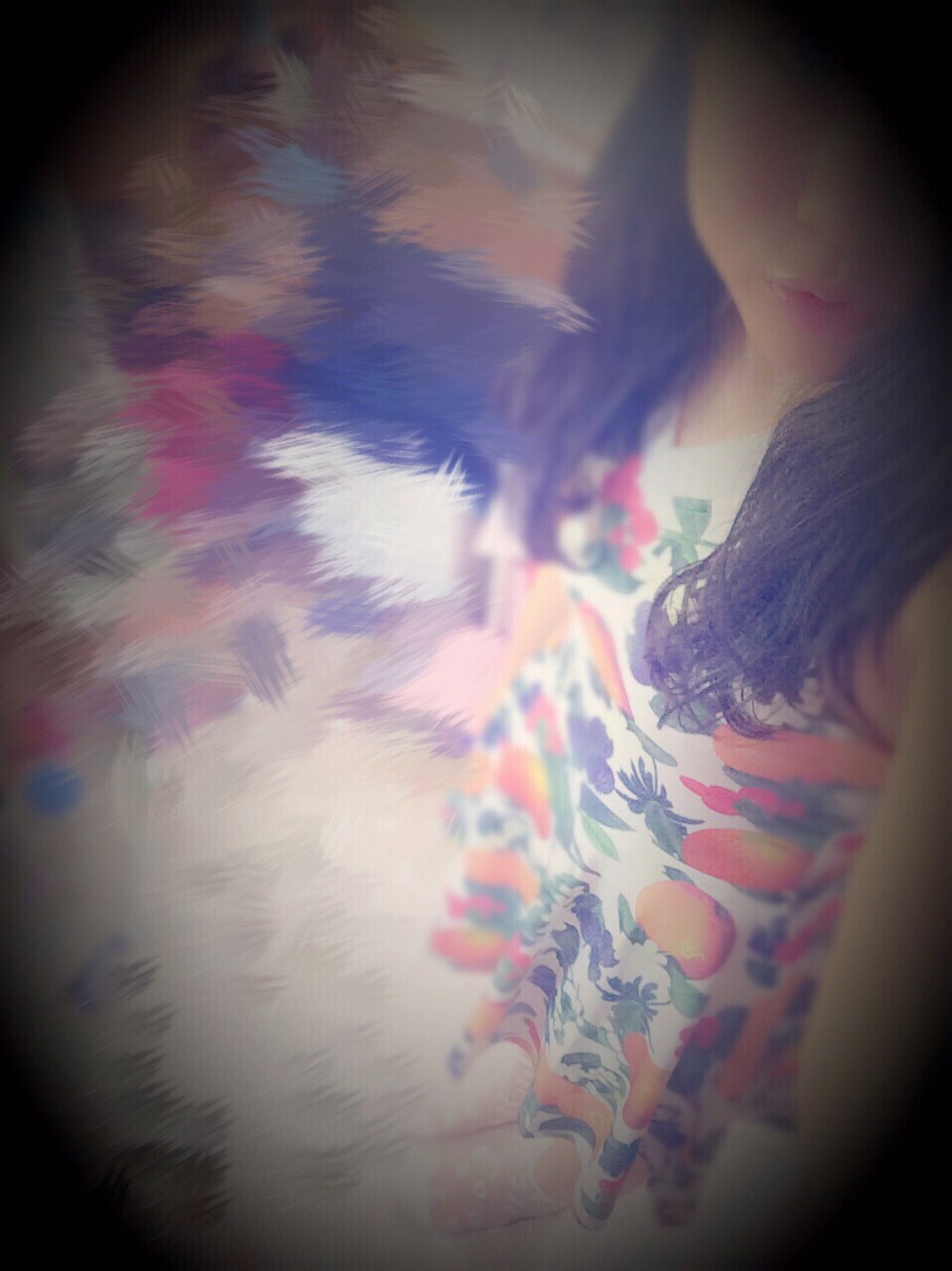 ホワイト系のワンピース、その他のその他ヘアアクセサリー、その他のその他を着用したレディースの夏コーディネートの1枚目の写真