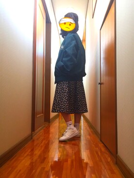 「ナイキスニーカー」｜「アイテム（スタジャン）」を使った、INOMA-RUさん（レディース・154cm）の冬コーディネート