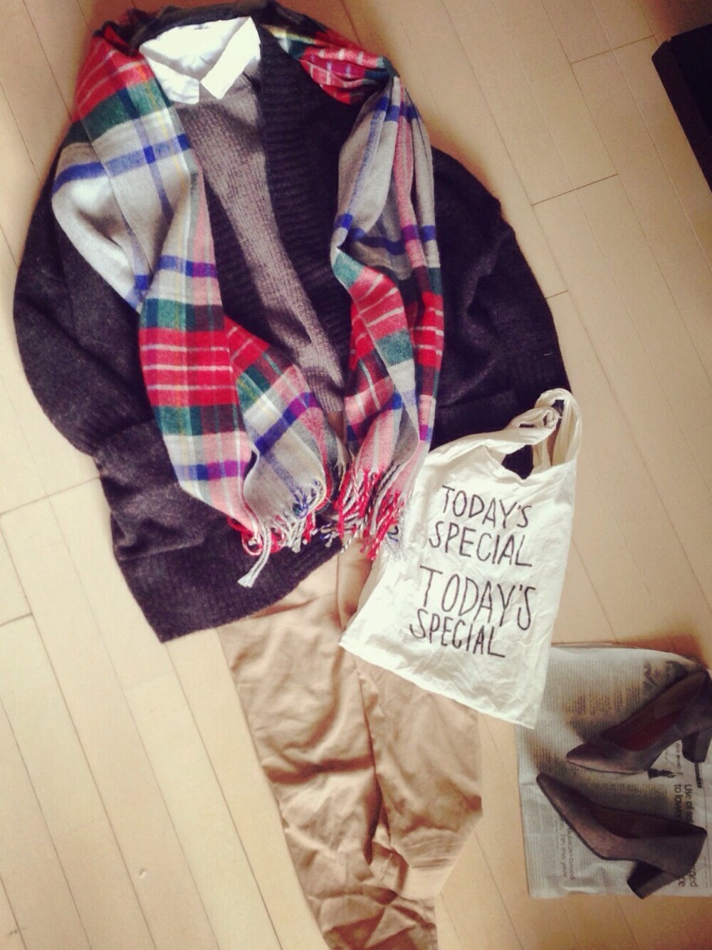「ZARA、ニットカーディガン、Today's special」｜「niko and...のアイテム（ニット/セーター、グレー系）」を使った、junkoさん（レディース・150cm）の冬コーディネートの1枚目の写真