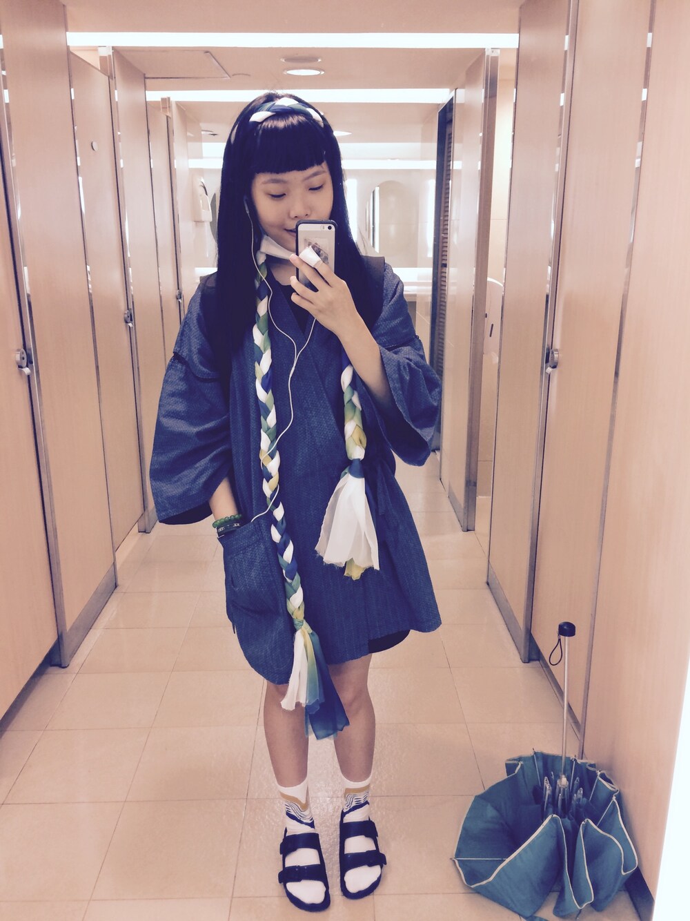 「永樂、北美館」｜「BIRKENSTOCKの【BIRKENSTOCK】　ARIZONA_アリゾナEVA（サンダル、ブラック系）」を使った、ivyさん（キッズ・154cm）の秋コーディネートの1枚目の写真