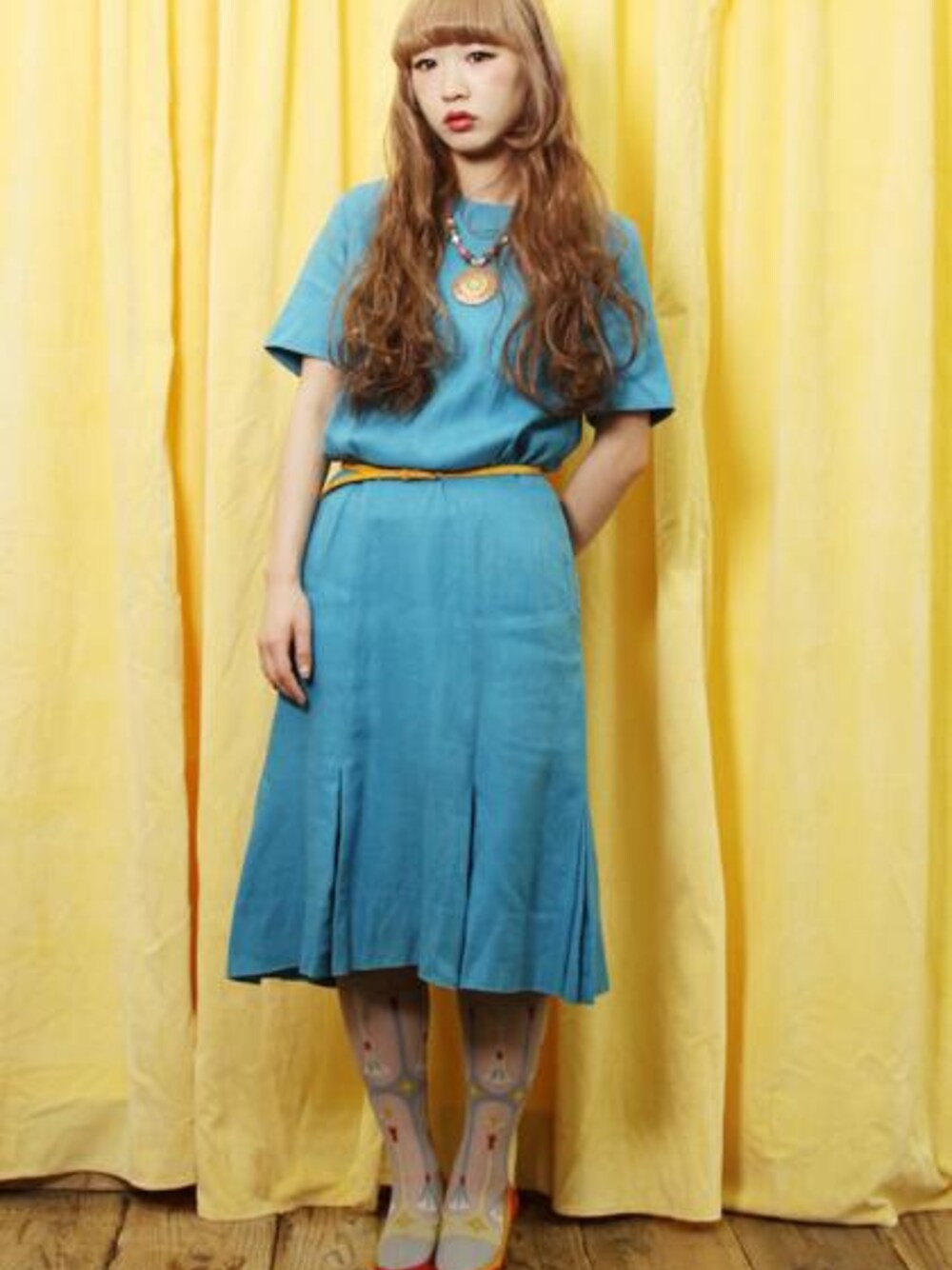「vintage、grimoire、ジャパンブルー」｜「Sky Blue 50'sハンドステッチ刺繍ポケット装飾ワンピース（ワンピース、ブルー系）」を使った、Grimoireさん（レディース・157cm）の夏コーディネートの1枚目の写真
