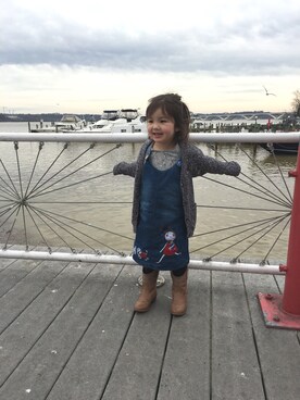 「OSHKOSH（オシュコシュ）のアイテム（カーディガン/ボレロ）」を使った、Little Moonさん（キッズ・104cm）の冬コーディネート